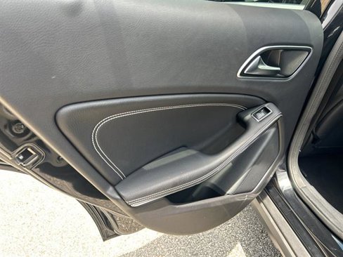 Used 2017 Mercedes-Benz GLA 250 4MATIC image 17