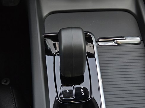 New 2025 Volvo XC60 B5 Core w/ Protection Package Premier image 18