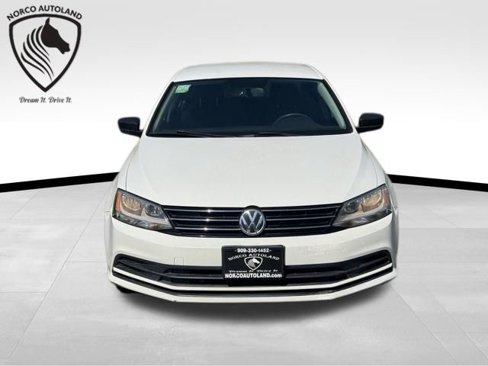 Used 2016 Volkswagen Jetta S image 2