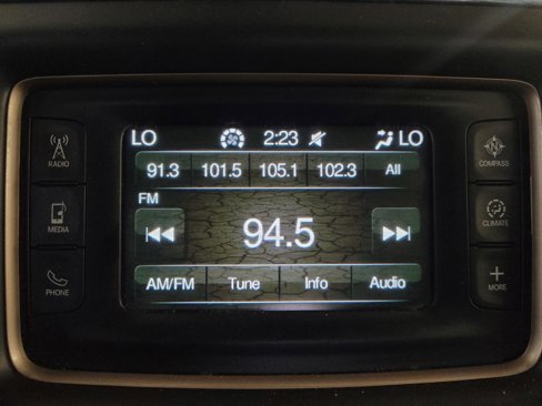Used 2017 Jeep Grand Cherokee Laredo image 25