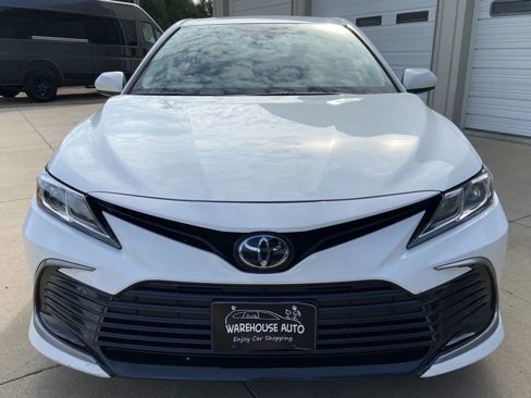 Used 2024 Toyota Camry LE image 3
