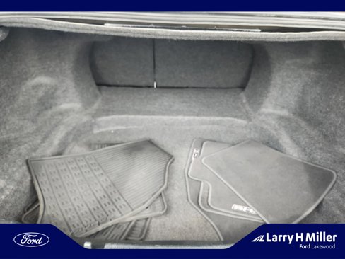 Used 2015 Ford Taurus SHO image 31