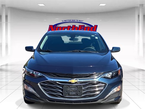Used 2022 Chevrolet Malibu LT image 2