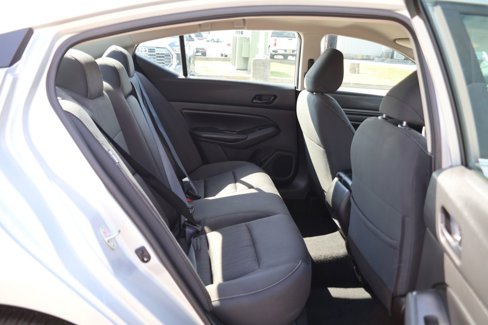 Used 2024 Nissan Altima 2.5 SV image 11