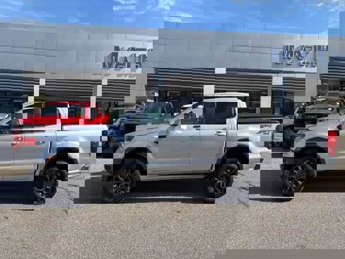 Used 2019 Ford Ranger Lariat w/ Equipment Group 501A Mid image 2