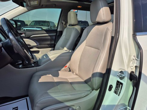 Used 2017 Toyota Highlander Limited Platinum image 11