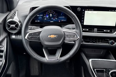 Used 2025 Chevrolet Equinox LT image 16