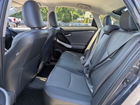 Used 2014 Toyota Prius Five image 26
