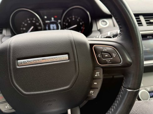 Used 2018 Land Rover Range Rover Evoque SE image 16