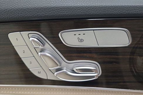 Used 2015 Mercedes-Benz C 300 4MATIC Sedan image 13