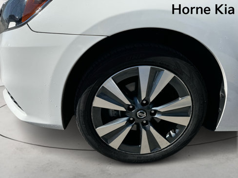 Used 2019 Nissan Sentra SV w/ Special Edition Package image 7