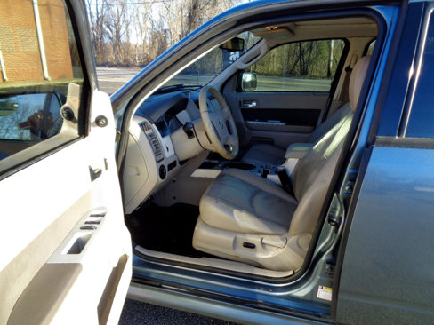 Used 2010 Mercury Mariner Premier image 13