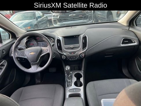 Used 2017 Chevrolet Cruze LT w/ Convenience Package image 7
