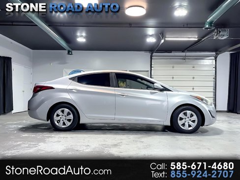 Used 2016 Hyundai Elantra SE image 1