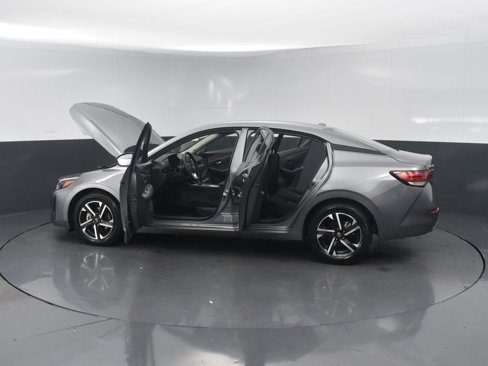 Used 2024 Nissan Sentra SV image 28
