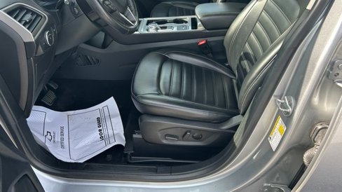 Used 2023 Ford Edge SEL image 16