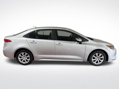 Used 2023 Toyota Corolla LE image 5