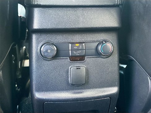 Used 2017 Ford Explorer XLT w/ Equipment Group 202A image 28