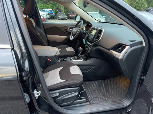 Used 2014 Jeep Cherokee Latitude w/ Cold Weather Group image 15