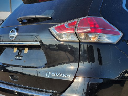 Used 2015 Nissan Rogue SV image 23