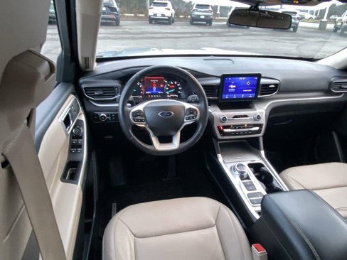 Used 2023 Ford Explorer XLT w/ Equipment Group 202A image 20