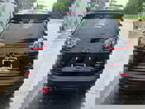 Certified 2022 Jeep Cherokee Trailhawk image 8