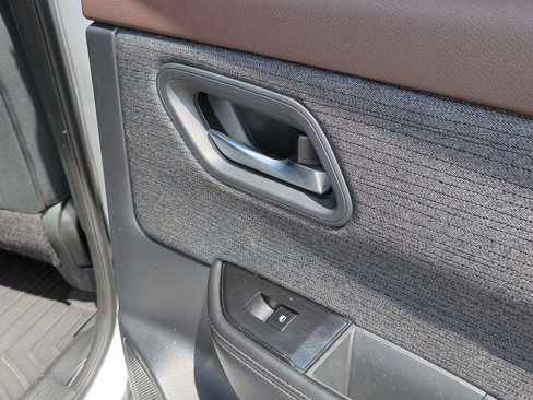 Used 2021 Nissan Rogue SV image 31