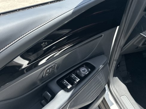New 2025 Lincoln Nautilus Premier w/ Jet Appearance Package image 16