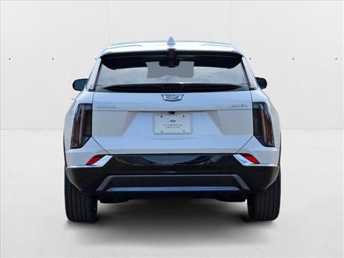 New 2025 Cadillac Optiq Luxury 1 image 8