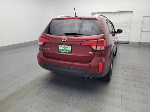 Used 2015 Kia Sorento LX image 7