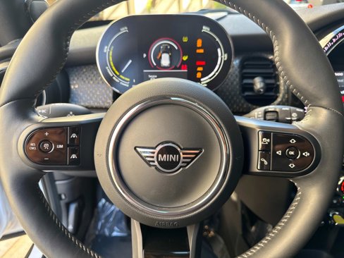 Certified 2024 MINI Cooper SE image 13