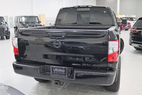Used 2018 Nissan Titan SV w/ SV Convenience Package image 13
