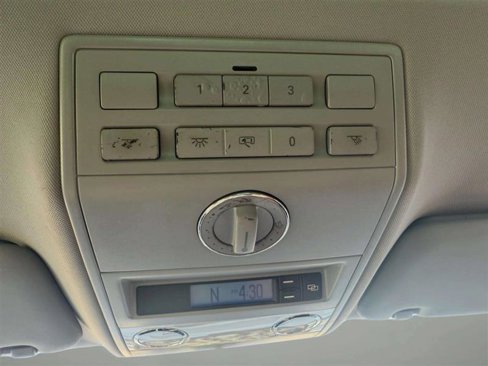 Used 2005 Volkswagen Touareg V8 image 36