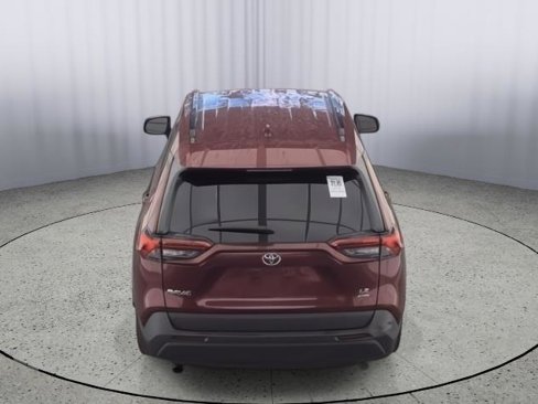 Used 2020 Toyota RAV4 LE image 5