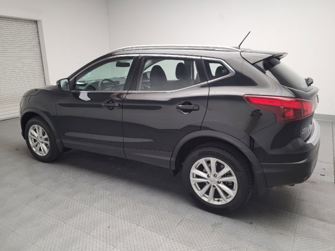Used 2018 Nissan Rogue Sport SV image 3