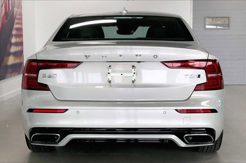 Used 2019 Volvo S60 T6 R-Design image 5