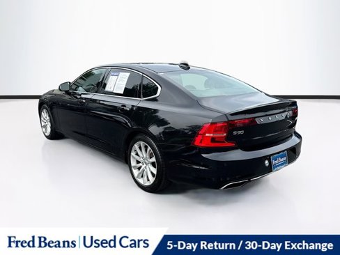 Used 2018 Volvo S90 T6 Momentum w/ Convenience Package image 5