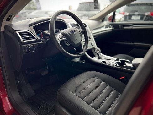 Used 2014 Ford Fusion SE image 8