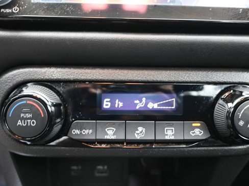 Used 2024 Nissan Kicks SR image 13