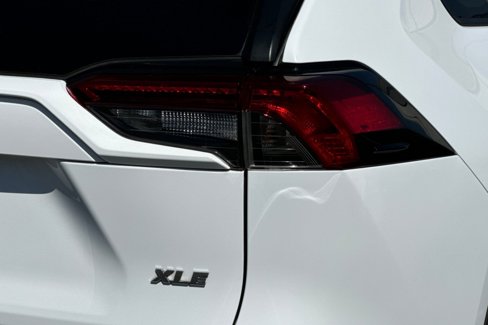 Used 2019 Toyota RAV4 XLE image 27