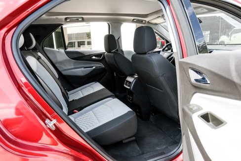 Used 2018 Chevrolet Equinox LT w/ Sun & Infotainment Package image 35