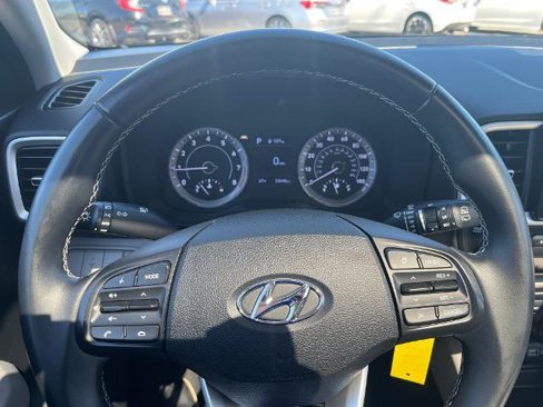 Used 2022 Hyundai Venue SEL w/ Cargo Package image 8