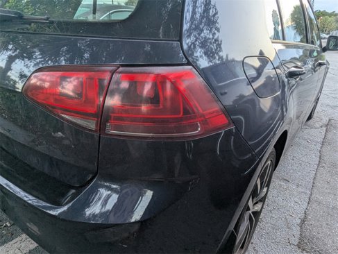 Used 2016 Volkswagen Golf SE image 20