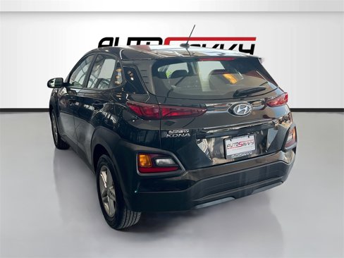 Used 2021 Hyundai Kona SE image 5