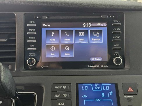 Used 2020 Toyota Sienna LE image 26