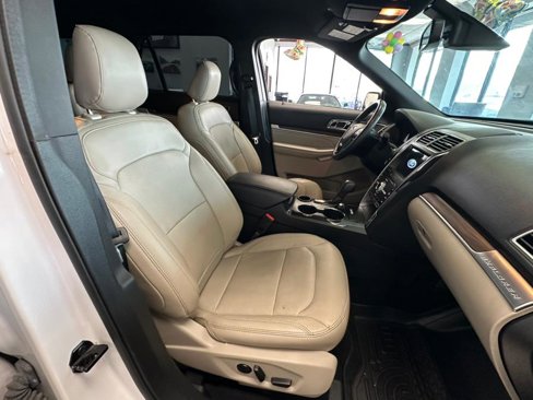 Used 2019 Ford Explorer Limited w/ Ford Safe & Smart Package image 47
