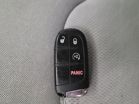 Used 2015 Jeep Renegade Latitude w/ Popular Equipment Group image 32