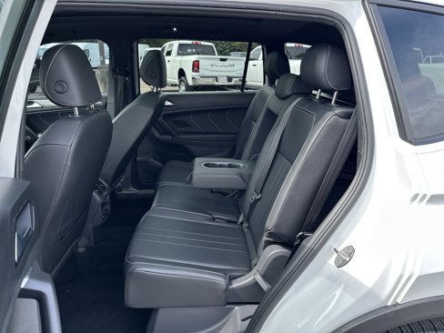 Used 2022 Volkswagen Tiguan SE R-Line image 22