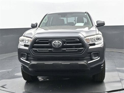 Used 2018 Toyota Tacoma SR image 19