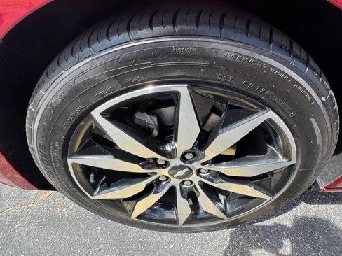 Used 2017 Chevrolet Malibu LT w/ Leather Package image 11